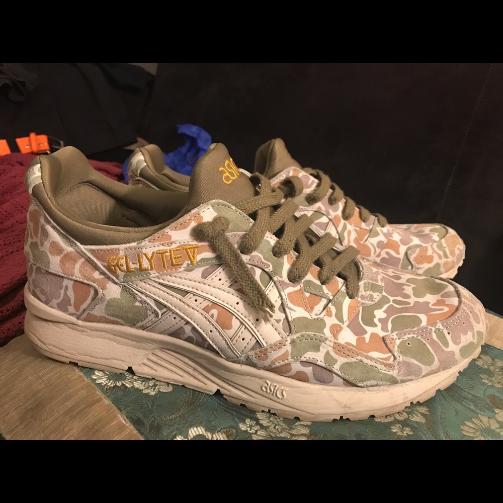 ASICS gel 2 men’s 9.5 women’s 11 Shoe sneaker camo